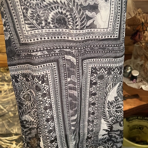 EUC One World Tank Top - Picture 3 of 11